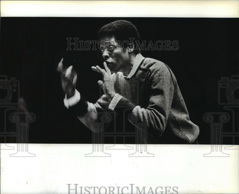 1981, Calvin Simmons led the Milwaukee Symphony in rehearsal at PAC - Historic Images