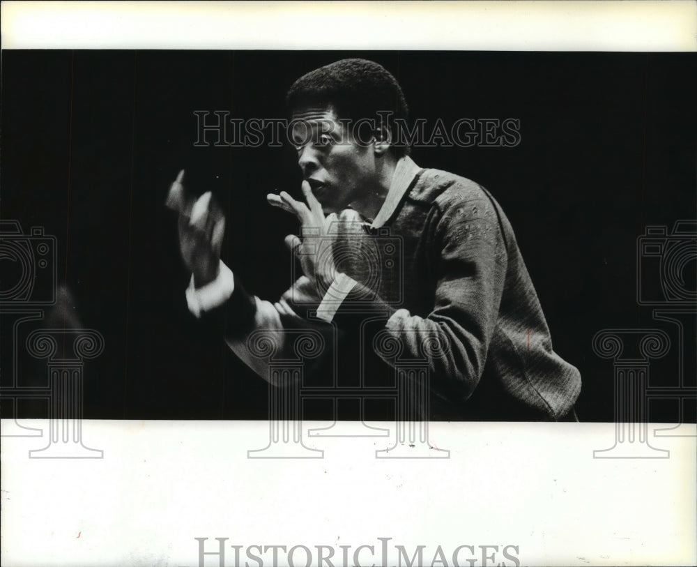 1981, Calvin Simmons led the Milwaukee Symphony in rehearsal at PAC