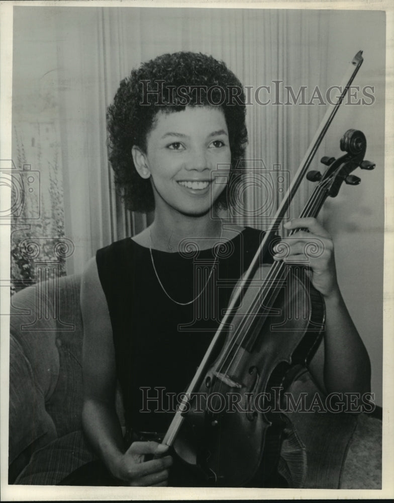 1984 Press Photo Sonya Robinson, Miss Black America 1983 - mjp30153 - Historic Images