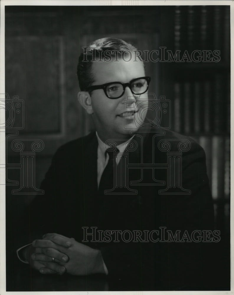 1971, WTMJ broadcast journalist Ed Hinshaw - Historic Images