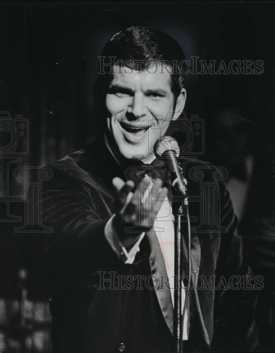 1969, Singer Dick Kallman at the Pfister Hotel, Milwaukee - Historic Images