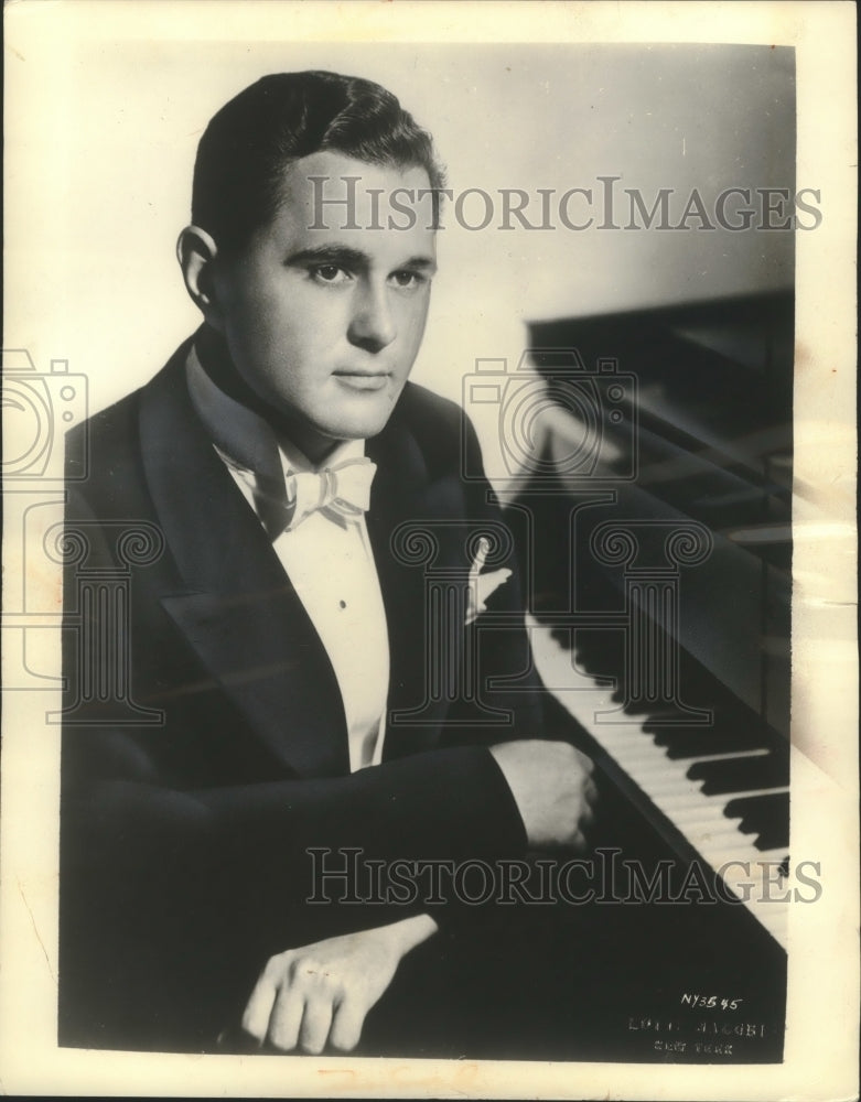 1950, Eugene Istomin, pianist - Historic Images