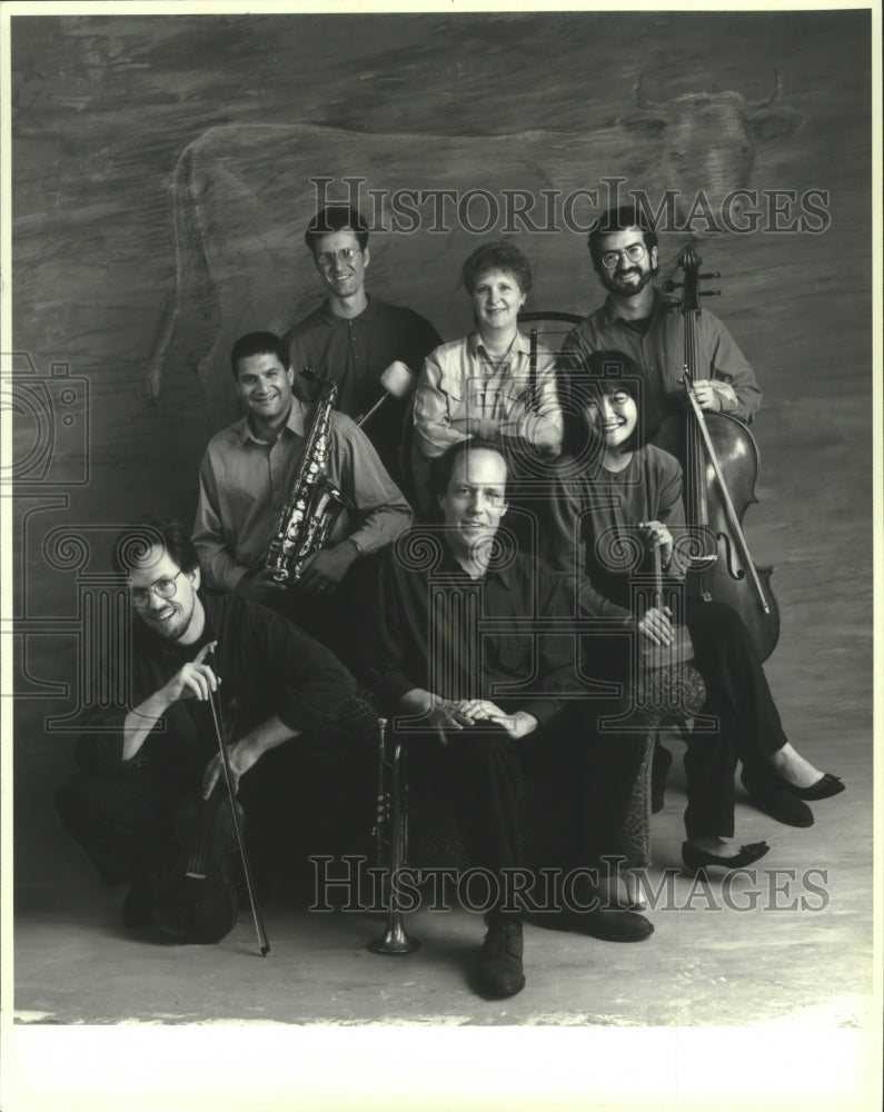 1995, Present Music musicians with instruments - mjp30397 - Historic Images