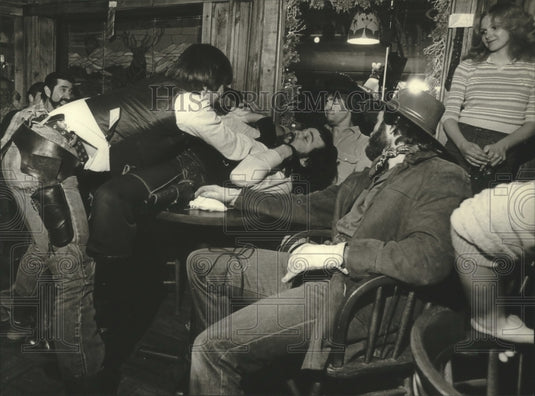1981, Brawl At Pinnacle Peak In Milwaukee - mjp30660 - Historic Images