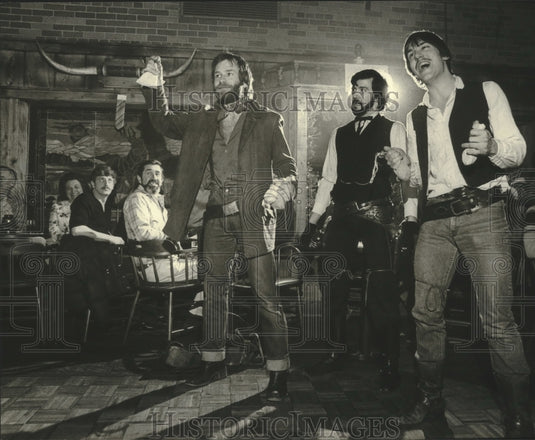 1981, Scene At The Pinnacle Peak In Milwaukee - mjp30664 - Historic Images