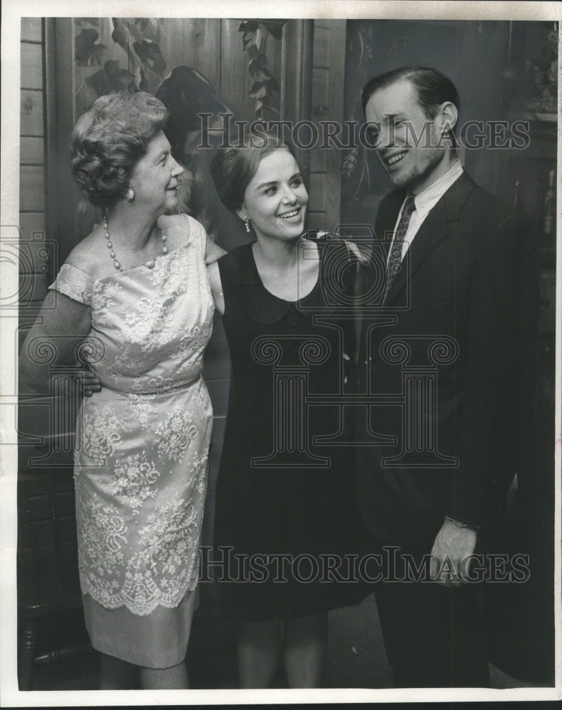 1966 Press Photo Members of the Cast of "Electra" After Opening Performance - Historic Images