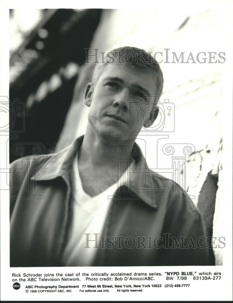 1998, Rick Schroder in "NYPD Blue" - mjp30846 - Historic Images