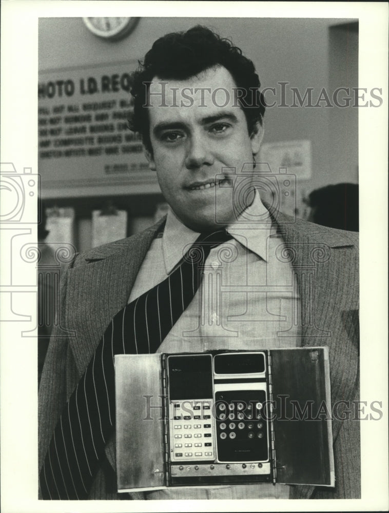 1977, John Shuck as Gregory "Yoyo" Yoyonovich in "Holmes and Yoyo" - Historic Images