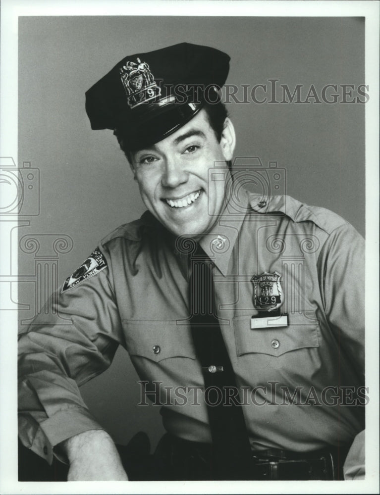 1983 Press Photo John Schuck stars as Murray the cop in &quot;The New Odd Couple&quot; - Historic Images