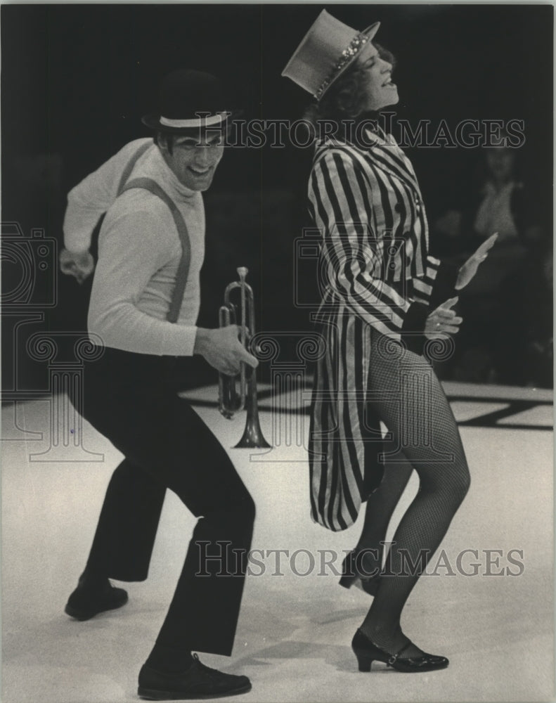 1975, Singer Peggy Peterson with Tony Crivel - Historic Images