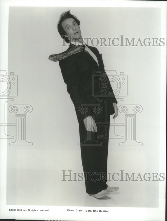 1993 Press Photo Bronson Pinchot stars in "The Trouble with Larry" on CBS-TV - Historic Images