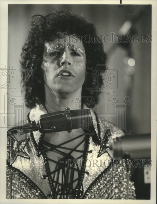 1975, John Rubinstein guest stars as rock musician in "Police Woman" - Historic Images