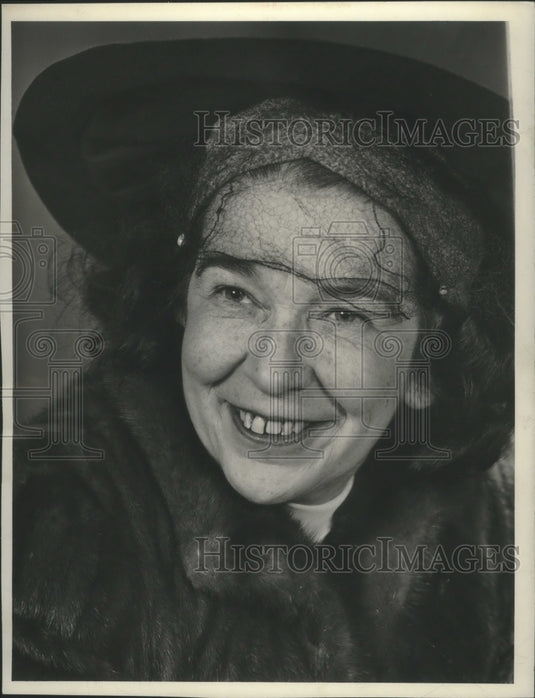 1948 Mary Joyce, Wisconsin native, owner farm Taku, Juneau Alaska - Historic Images