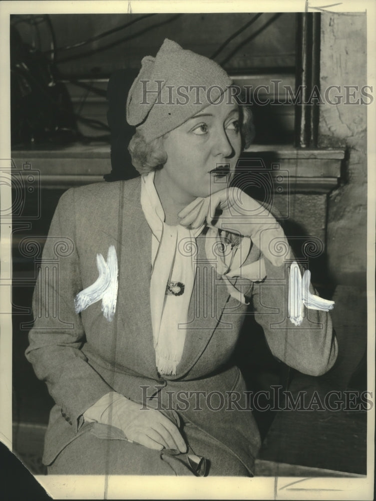 1934, Peggy Hopkins Joyce at the Harriman Trial in New York City - Historic Images