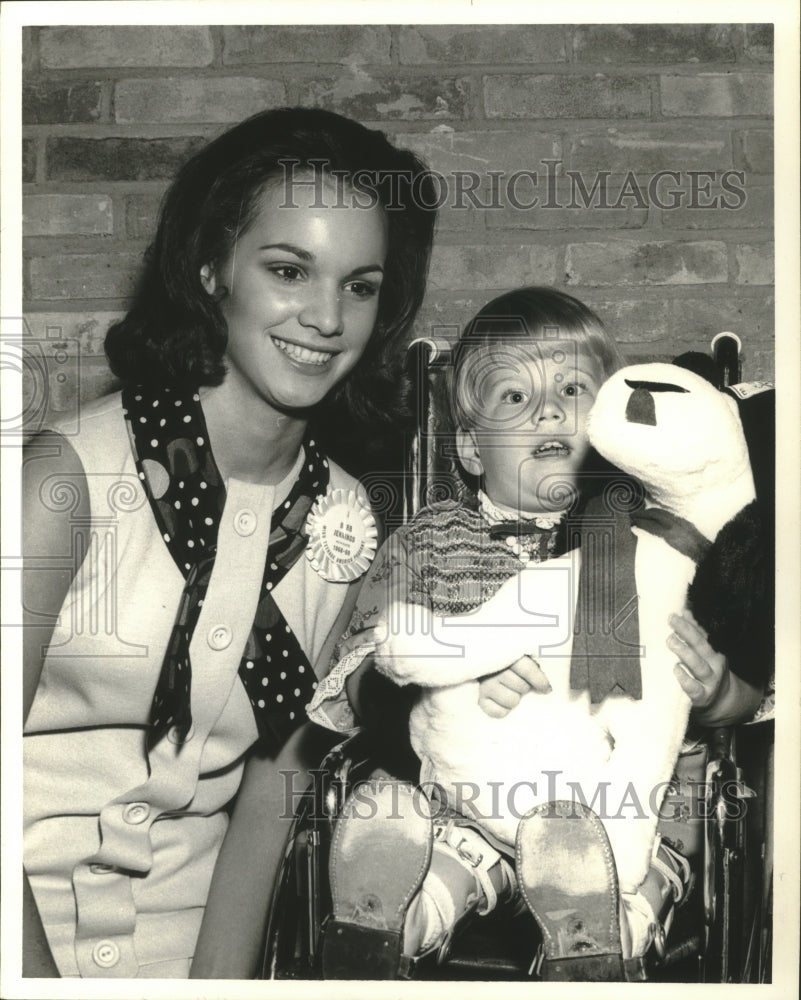 1968 Miss Teenage Milwaukee Barbara Jennings &amp; Jennifer Johnson - Historic Images