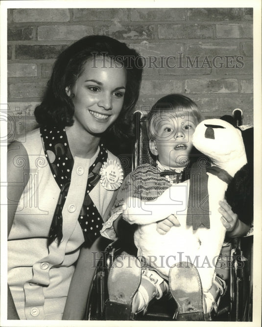 1968 Miss Teenage Milwaukee Barbara Jennings & Jennifer Johnson - Historic Images