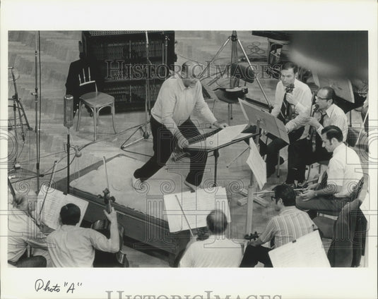 1971 Press Photo Conductor Georg Solti in Vienna recording session - Historic Images