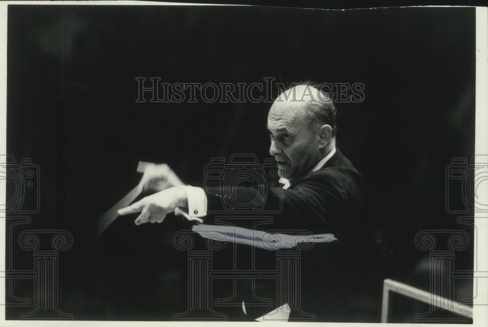 1976, Chicago Symphony Orchestra Music Director, Sir Georg Solti - Historic Images