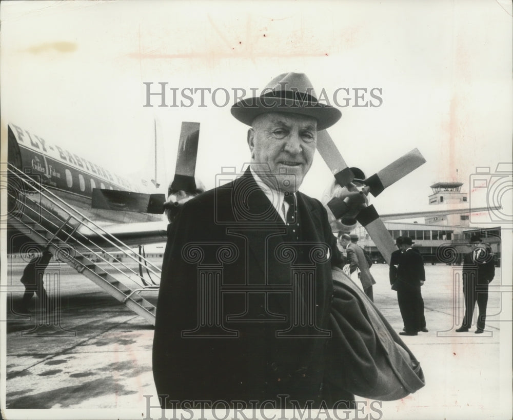 1960, Captain E.V. Eddie Rickenbacker of Eastern Airlines, Milwaukee - Historic Images