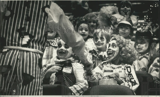 1991 Press Photo Ringling Bros. and Barnum & Bailey Circus at elementary school - Historic Images
