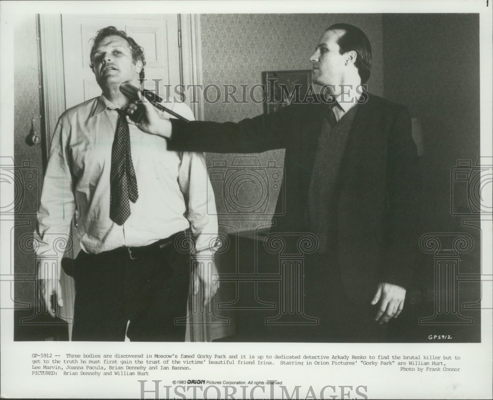 1983, William Hurt and Brian Dennehy in the movie "Gorky Park" - Historic Images
