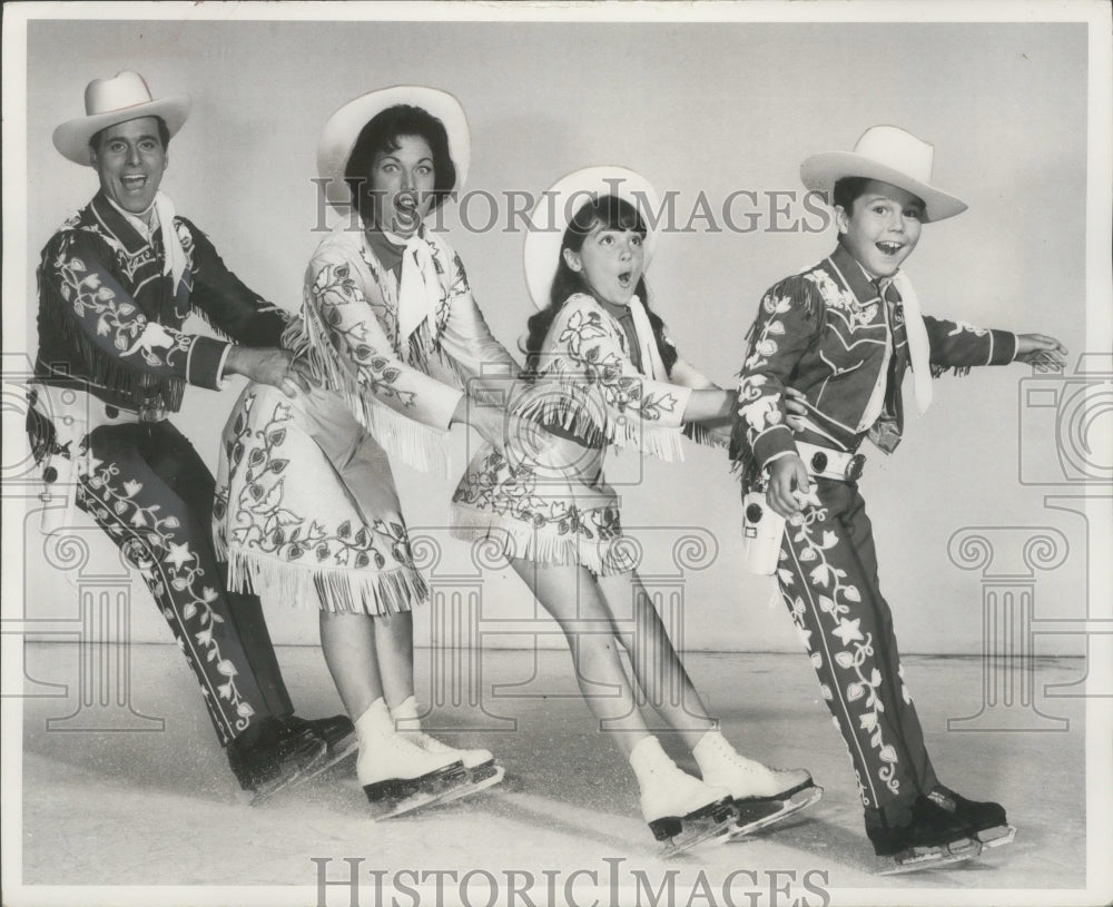 1966 Press Photo Shipstads and Johnson Ice Follies features The Williams Family - Historic Images