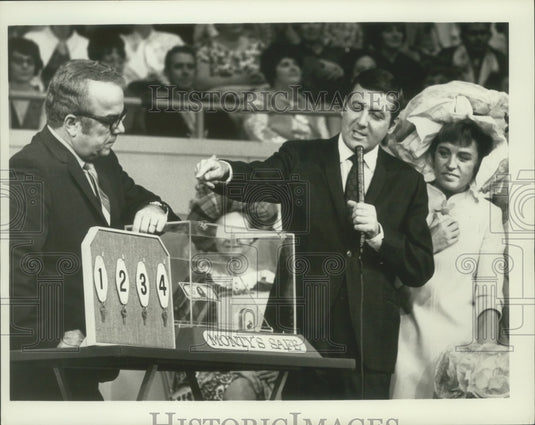 1971, Monty Hall host of "Let's Make A Deal" & others - mjp32019 - Historic Images