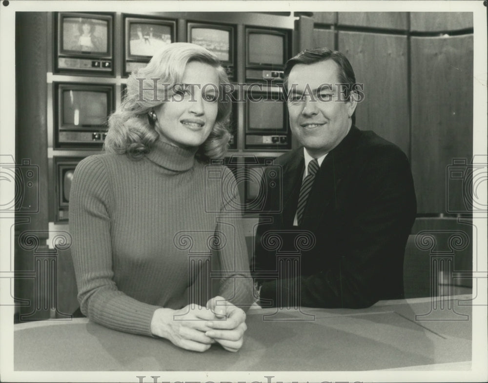 1982 Press Photo Diane Sawyer And Bill Curtis Of 'CBS Morning News' - mjp32074 - Historic Images
