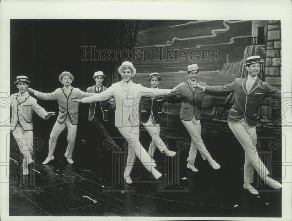 1967, Dick Kallman in &quot;Half A Sixpence&quot; with his dancers - mjp32105 - Historic Images