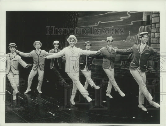 1967, Dick Kallman in "Half A Sixpence" with his dancers - mjp32105 - Historic Images
