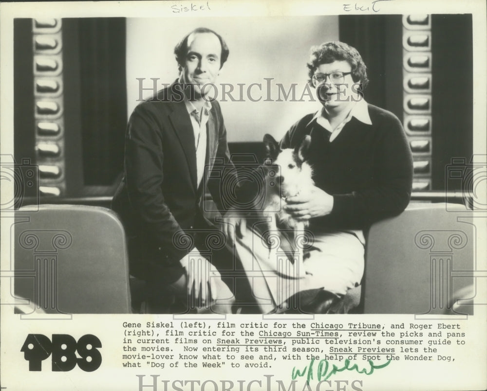 1981 Press Photo Chicago- Film critics, Gene Siskel and Roger Ebert with spot.-Historic Images