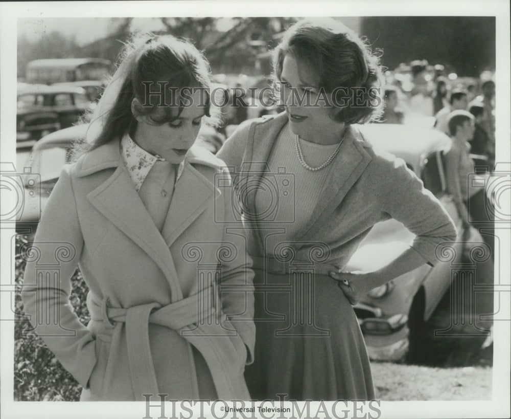1974, Jan Shutan & Glynnis O'Connor in "Senior Year" - mjp32158 - Historic Images