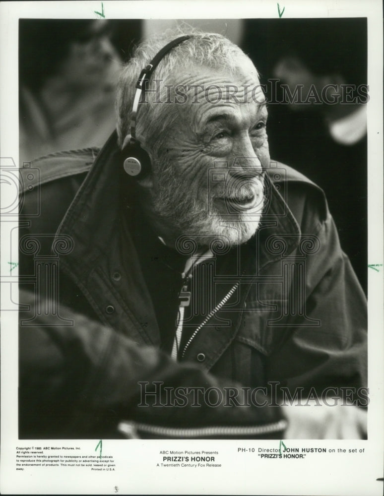 1985 Press Photo Director John Huston on the set of &quot;Prizzi&#39;s Honor&quot; - Historic Images