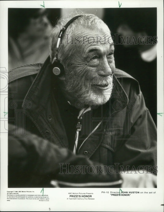 1985 Press Photo Director John Huston on the set of "Prizzi's Honor" - Historic Images