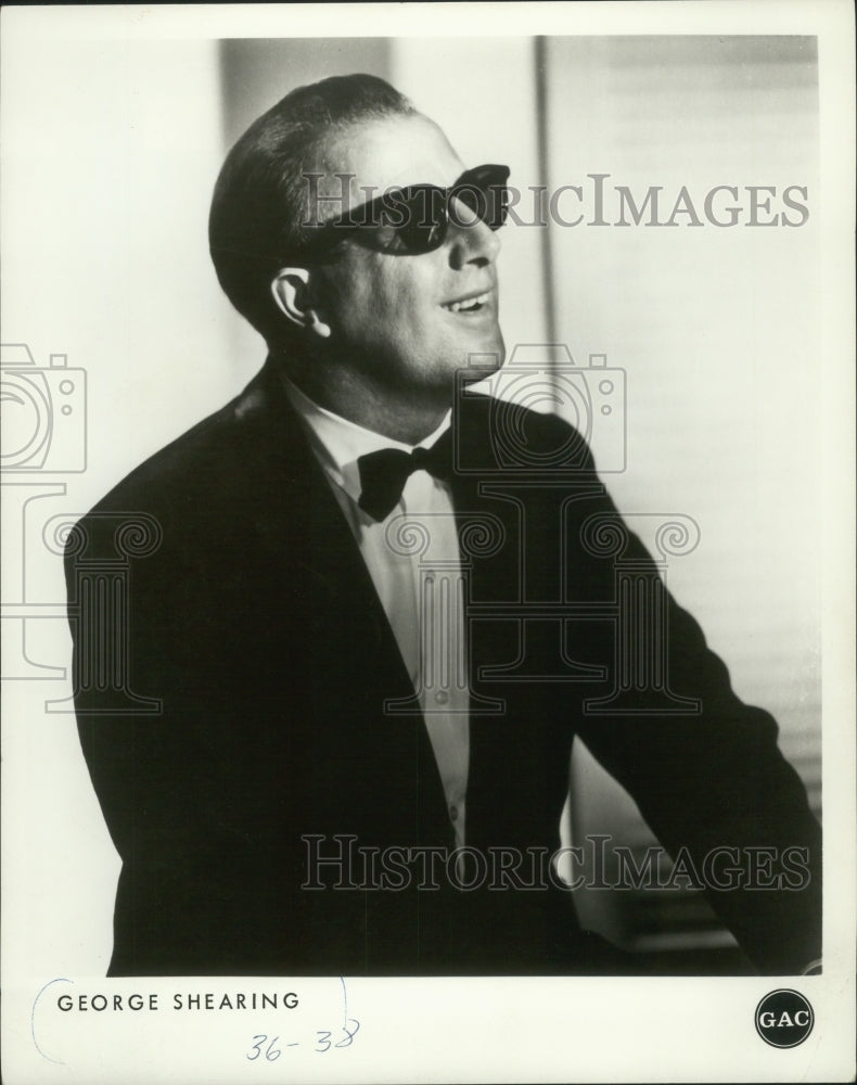1969, George Shearing, Pianist, arranger, and composer - mjp32271 - Historic Images