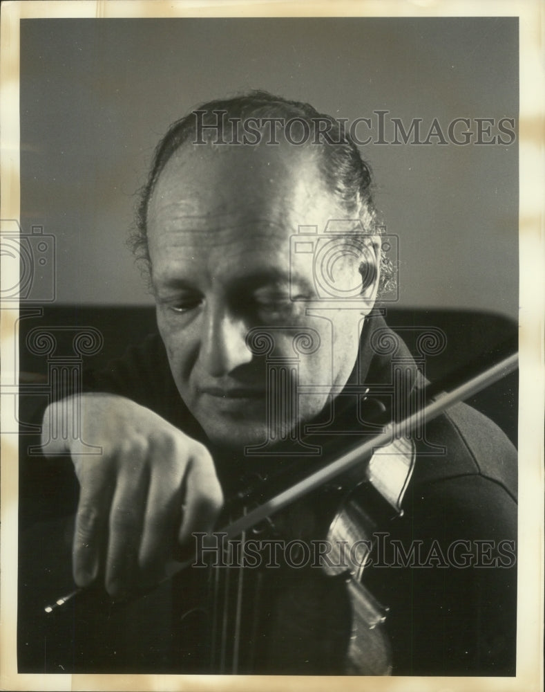 1974, Leonard Sorkin, American violinist playing his violin. - Historic Images