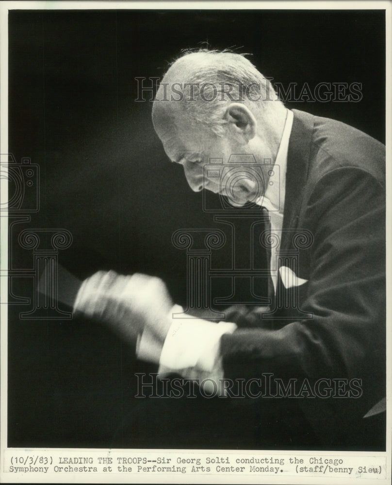 1983 Press Photo Sir Georg Solti &amp; Chicago Symphony at Performing Arts Center - Historic Images