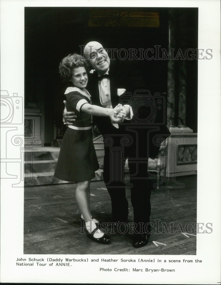 1992 Press Photo Heather Lee Soroka and John Schuck in &quot;Annie&quot; - mjp32405 - Historic Images