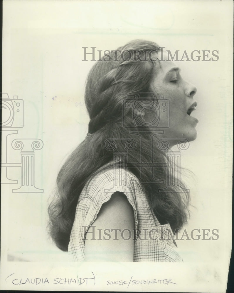 1982 Press Photo Milwaukee Singer/Songwriter Claudia Schmidt - Historic Images