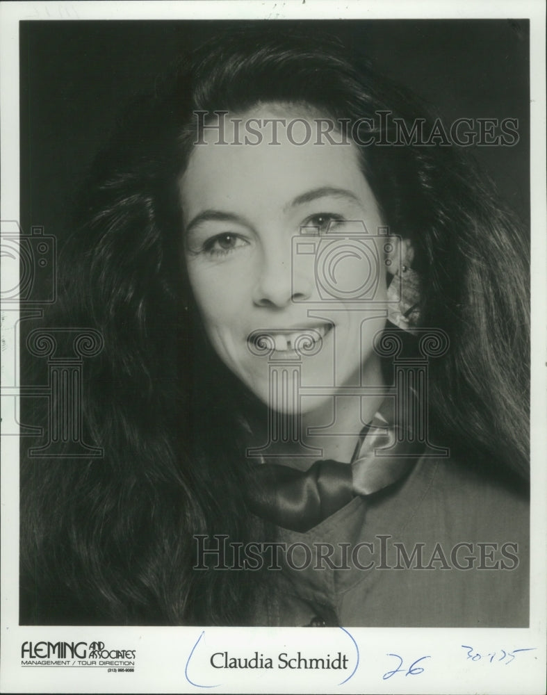 1987, Folk singer Claudia Schmidt - mjp32590 - Historic Images