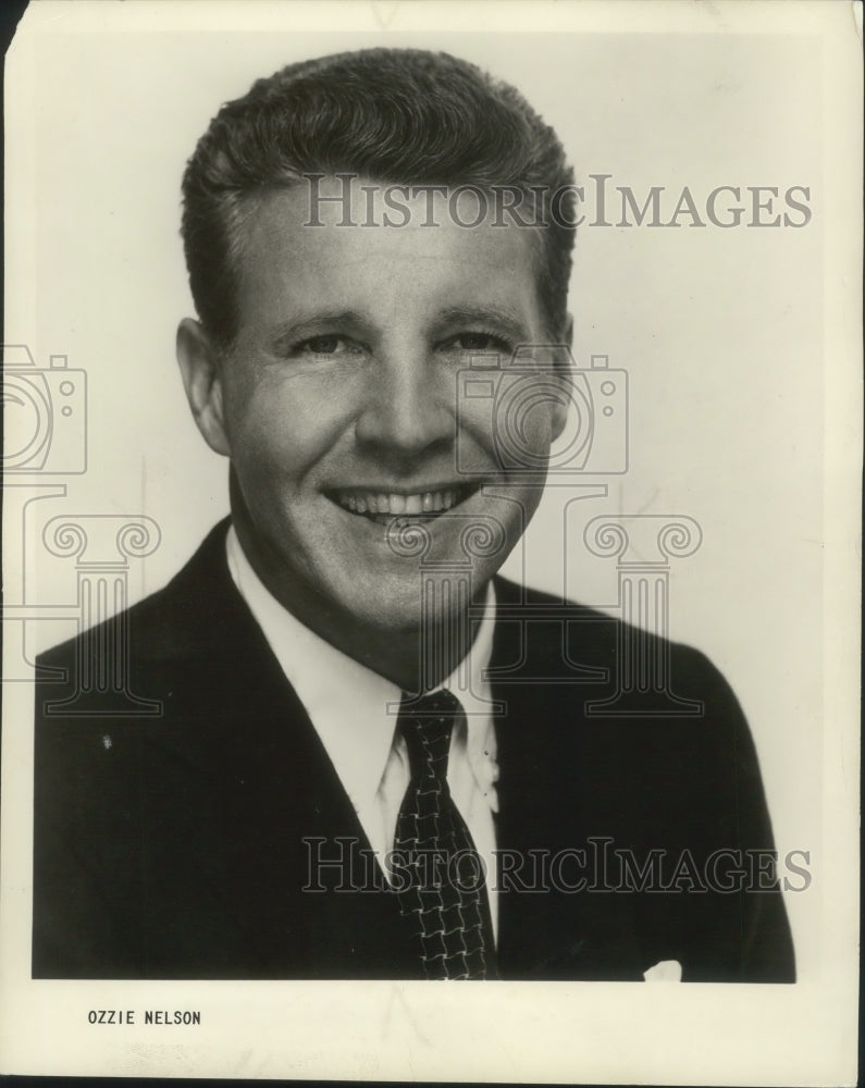 1958 Press Photo Ozzie Nelson in &quot;Shoot The Moon&quot; on WISN-TV - mjp32826 - Historic Images