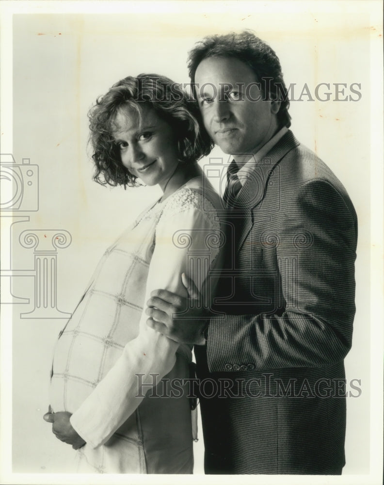 1993 Press Photo Promotional photo of Polly Draper and John Ritter in Heartbeat - Historic Images