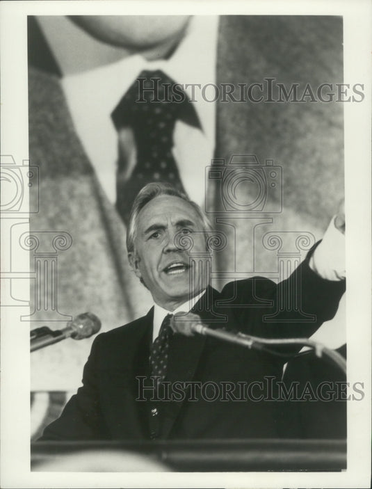1977, Actor Jason Robards - mjp32847 - Historic Images
