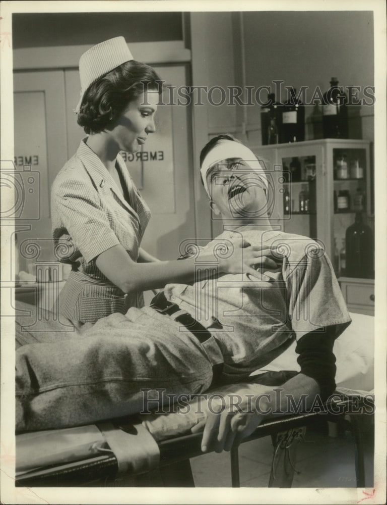 1962, Jim Hutton and Paula Prentiss in "The Horizontal Lieutenant" - Historic Images