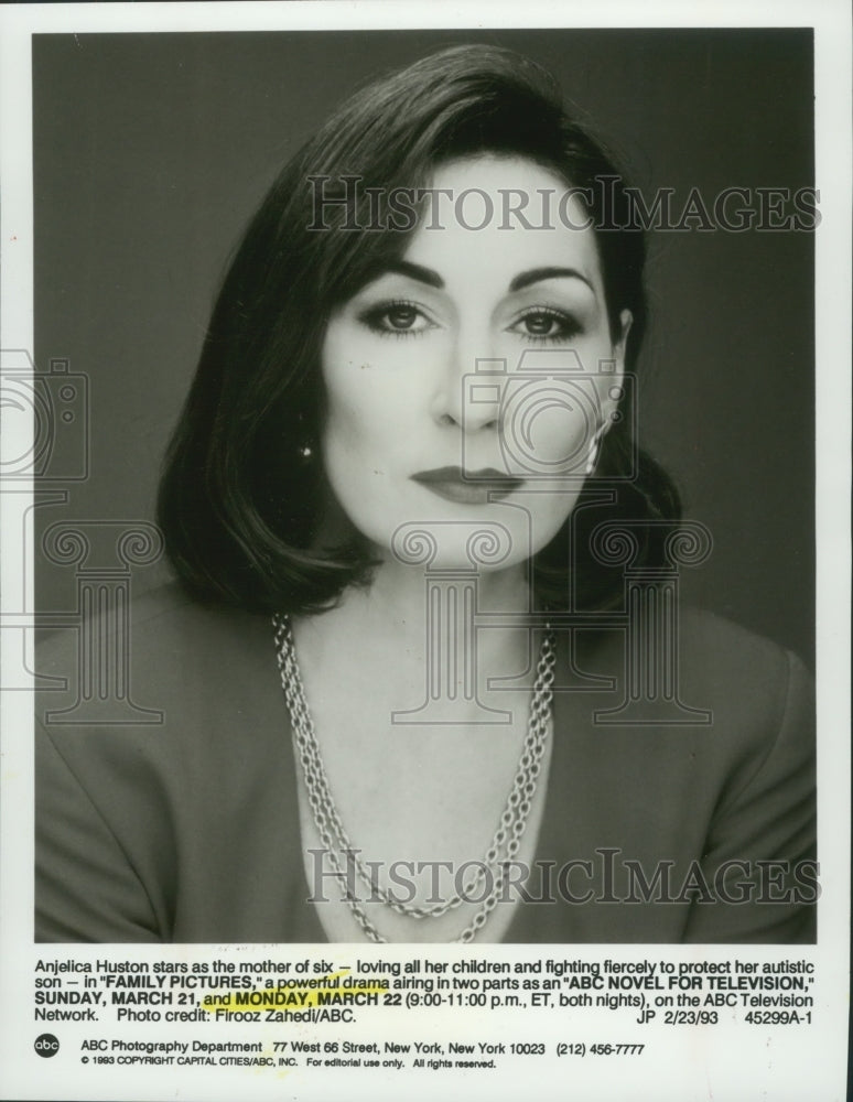 1993 Press Photo Anjelica Huston in &quot;Family Pictures&quot; - mjp32877 - Historic Images