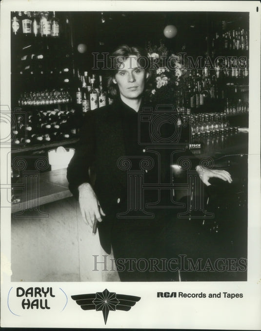 1977, Daryl Hall, musician - mjp32907 - Historic Images