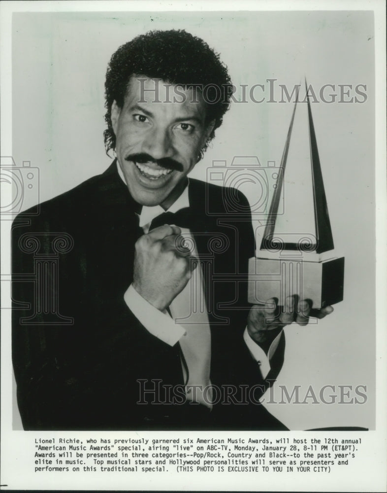 1985, Singer Lionel Richie will perform in Milwaukee, WI at the Arena - Historic Images