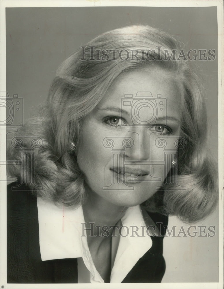 1982, Diane Sawyer to co-anchor "Morning with Charles Kuralt" on CBS - Historic Images