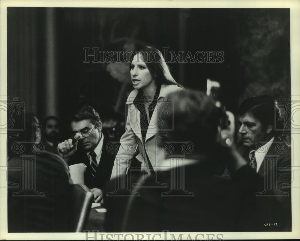 1974 Press Photo Barbra Streisand speaks on female rights in "Up The Sandbox"- Historic Images