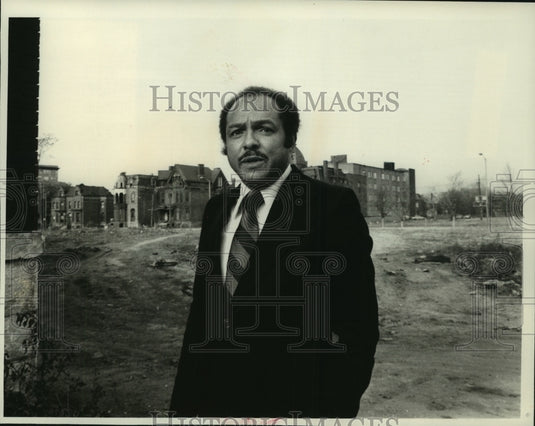 1977, NBC News correspondent Carl Stokes hosts "Violence in America" - Historic Images